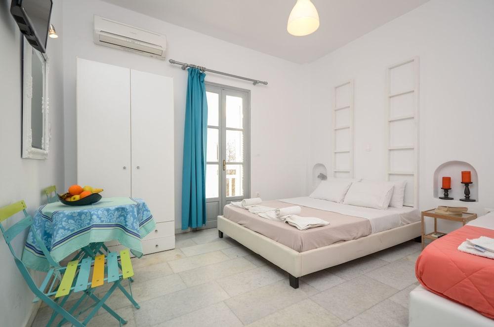 Depis Suites Naxos City Екстериор снимка