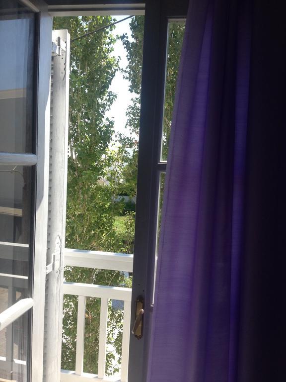 Depis Suites Naxos City Стая снимка