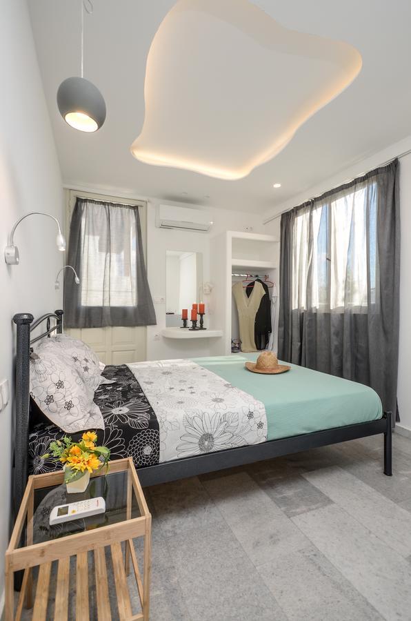 Depis Suites Naxos City Екстериор снимка