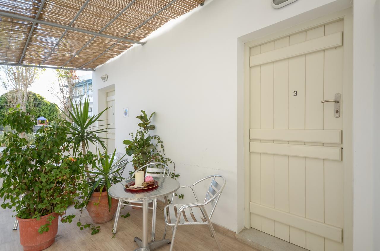 Depis Suites Naxos City Екстериор снимка