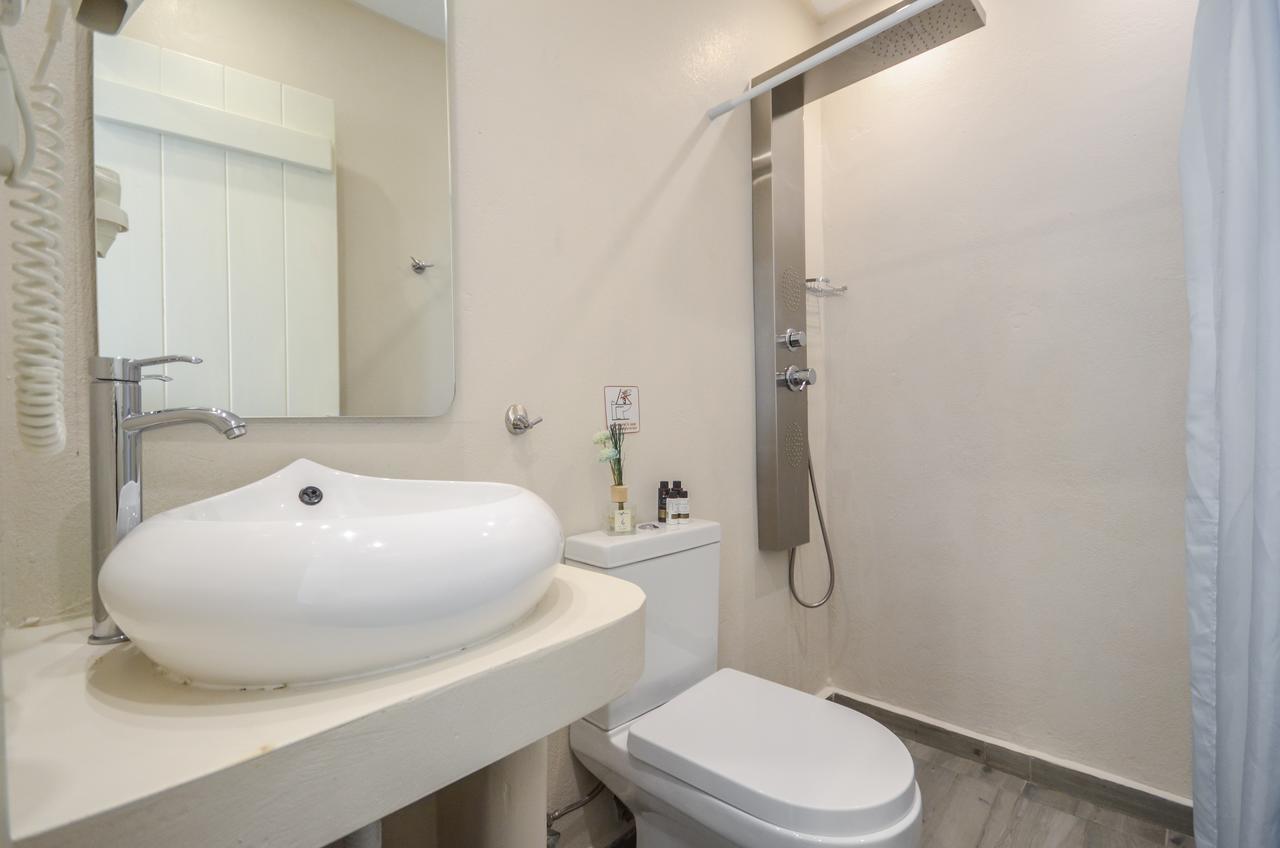 Depis Suites Naxos City Екстериор снимка