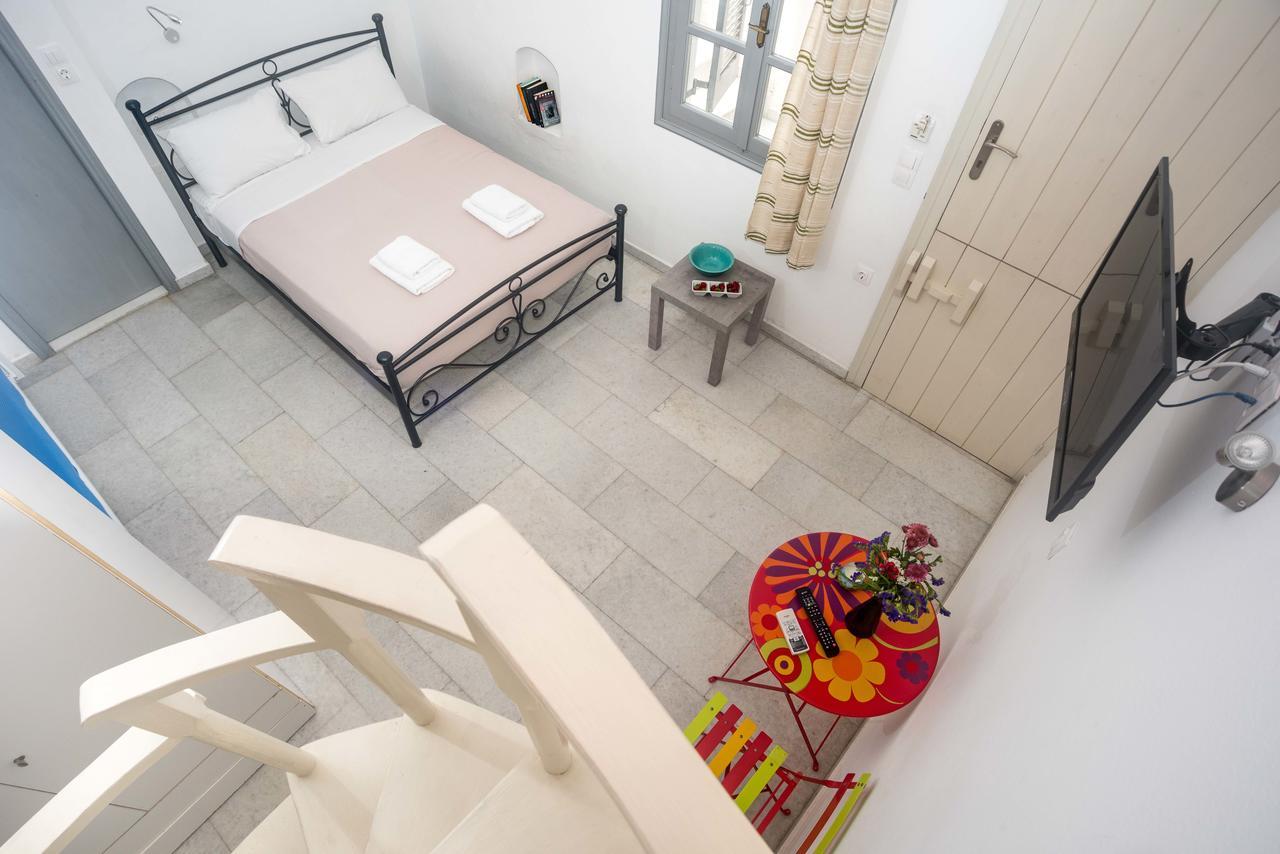 Depis Suites Naxos City Екстериор снимка
