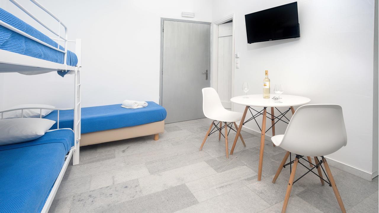Depis Suites Naxos City Екстериор снимка